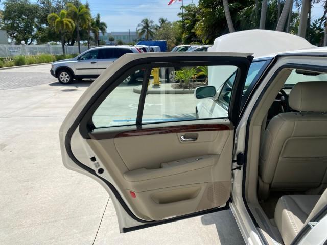 2006 Glacier White /Cashmere Cadillac DTS LOW MILES 58,287 (1G6KD57Y96U) with an 4.6L DOHC V8 Northstar Engine engine, Automatic transmission, located at 4701 North Dixie Hwy, Pompano Beach, FL, 33064, (954) 422-2889, 26.240938, -80.123474 - OUR WEBPAGE FLORIDACARS1.COM HAS OVER 100 PHOTOS AND FREE CARFAX LINK 2006 Cadillac DTS Sedan 4 DR 4.6L V8 F Gasoline 25 MPG Front Wheel Drive Features ABS Brakes Air Conditioning Alloy Wheels AM/FM Stereo Automatic Transmission Bluetooth Technology CD Audio Cruise Control Leather Seats Overhead Air- Photo#13