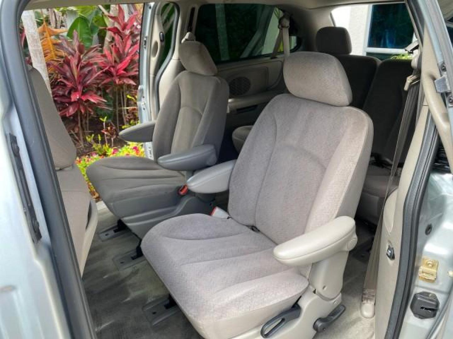2003 Bright Silver Metallic /Taupe Dodge Caravan Sport LOW MILES 45,416 1 OWNER (2D4GP44L83R) with an 3.8L SMPI V6 Engine engine, Automatic transmission, located at 4701 North Dixie Hwy, Pompano Beach, FL, 33064, (954) 422-2889, 26.240938, -80.123474 - OUR WEBPAGE FLORIDACARS1.COM HAS OVER 100 PHOTOS AND FREE CARFAX LINK 2003 Dodge Grand Caravan Sport 1 OWNER Van 3.8L V6 F OHV 12V Gasoline 25 MPG Front Wheel Drive Features ABS Brakes Air Conditioning Alloy Wheels AM/FM Stereo Automatic Transmission Cassette Player CD Audio Cloth Seats Cruise Contr- Photo#14