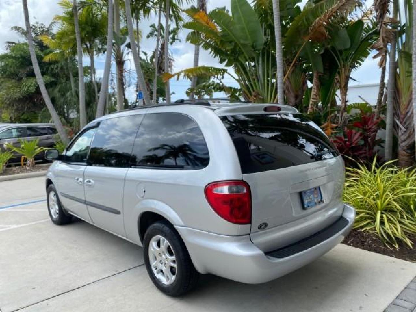 2003 Bright Silver Metallic /Taupe Dodge Caravan Sport LOW MILES 45,416 1 OWNER (2D4GP44L83R) with an 3.8L SMPI V6 Engine engine, Automatic transmission, located at 4701 North Dixie Hwy, Pompano Beach, FL, 33064, (954) 422-2889, 26.240938, -80.123474 - OUR WEBPAGE FLORIDACARS1.COM HAS OVER 100 PHOTOS AND FREE CARFAX LINK 2003 Dodge Grand Caravan Sport 1 OWNER Van 3.8L V6 F OHV 12V Gasoline 25 MPG Front Wheel Drive Features ABS Brakes Air Conditioning Alloy Wheels AM/FM Stereo Automatic Transmission Cassette Player CD Audio Cloth Seats Cruise Contr- Photo#32