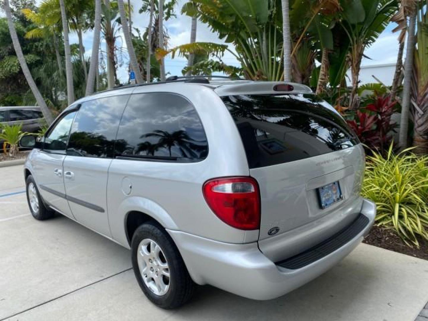 2003 Bright Silver Metallic /Taupe Dodge Caravan Sport LOW MILES 45,416 1 OWNER (2D4GP44L83R) with an 3.8L SMPI V6 Engine engine, Automatic transmission, located at 4701 North Dixie Hwy, Pompano Beach, FL, 33064, (954) 422-2889, 26.240938, -80.123474 - OUR WEBPAGE FLORIDACARS1.COM HAS OVER 100 PHOTOS AND FREE CARFAX LINK 2003 Dodge Grand Caravan Sport 1 OWNER Van 3.8L V6 F OHV 12V Gasoline 25 MPG Front Wheel Drive Features ABS Brakes Air Conditioning Alloy Wheels AM/FM Stereo Automatic Transmission Cassette Player CD Audio Cloth Seats Cruise Contr- Photo#33