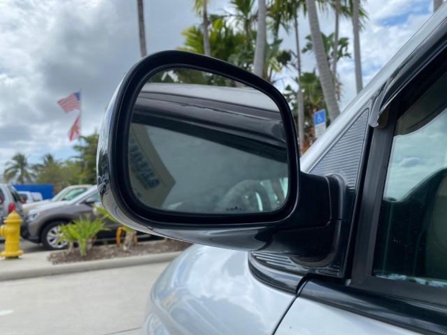 2003 Bright Silver Metallic /Taupe Dodge Caravan Sport LOW MILES 45,416 1 OWNER (2D4GP44L83R) with an 3.8L SMPI V6 Engine engine, Automatic transmission, located at 4701 North Dixie Hwy, Pompano Beach, FL, 33064, (954) 422-2889, 26.240938, -80.123474 - OUR WEBPAGE FLORIDACARS1.COM HAS OVER 100 PHOTOS AND FREE CARFAX LINK 2003 Dodge Grand Caravan Sport 1 OWNER Van 3.8L V6 F OHV 12V Gasoline 25 MPG Front Wheel Drive Features ABS Brakes Air Conditioning Alloy Wheels AM/FM Stereo Automatic Transmission Cassette Player CD Audio Cloth Seats Cruise Contr- Photo#39
