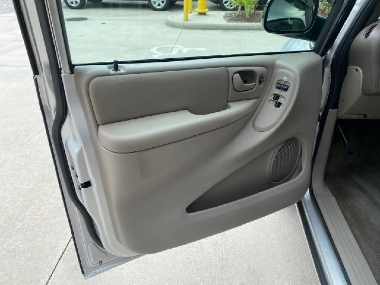 2003 Bright Silver Metallic /Taupe Dodge Caravan Sport LOW MILES 45,416 1 OWNER (2D4GP44L83R) with an 3.8L SMPI V6 Engine engine, Automatic transmission, located at 4701 North Dixie Hwy, Pompano Beach, FL, 33064, (954) 422-2889, 26.240938, -80.123474 - OUR WEBPAGE FLORIDACARS1.COM HAS OVER 100 PHOTOS AND FREE CARFAX LINK 2003 Dodge Grand Caravan Sport 1 OWNER Van 3.8L V6 F OHV 12V Gasoline 25 MPG Front Wheel Drive Features ABS Brakes Air Conditioning Alloy Wheels AM/FM Stereo Automatic Transmission Cassette Player CD Audio Cloth Seats Cruise Contr- Photo#41