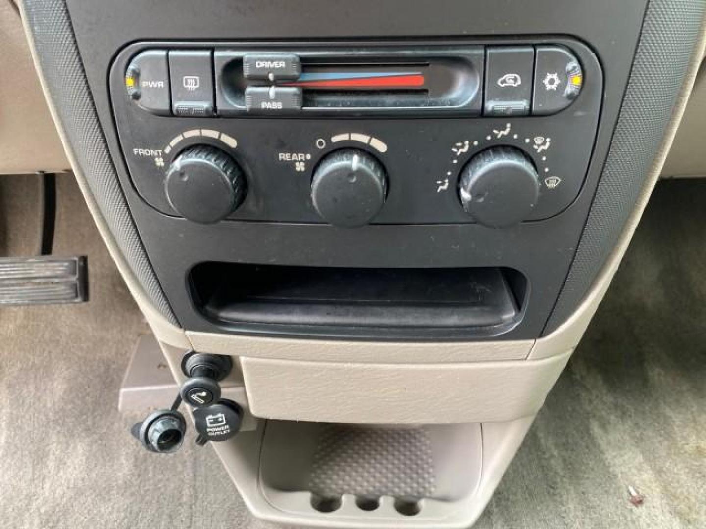 2003 Bright Silver Metallic /Taupe Dodge Caravan Sport LOW MILES 45,416 1 OWNER (2D4GP44L83R) with an 3.8L SMPI V6 Engine engine, Automatic transmission, located at 4701 North Dixie Hwy, Pompano Beach, FL, 33064, (954) 422-2889, 26.240938, -80.123474 - OUR WEBPAGE FLORIDACARS1.COM HAS OVER 100 PHOTOS AND FREE CARFAX LINK 2003 Dodge Grand Caravan Sport 1 OWNER Van 3.8L V6 F OHV 12V Gasoline 25 MPG Front Wheel Drive Features ABS Brakes Air Conditioning Alloy Wheels AM/FM Stereo Automatic Transmission Cassette Player CD Audio Cloth Seats Cruise Contr- Photo#57
