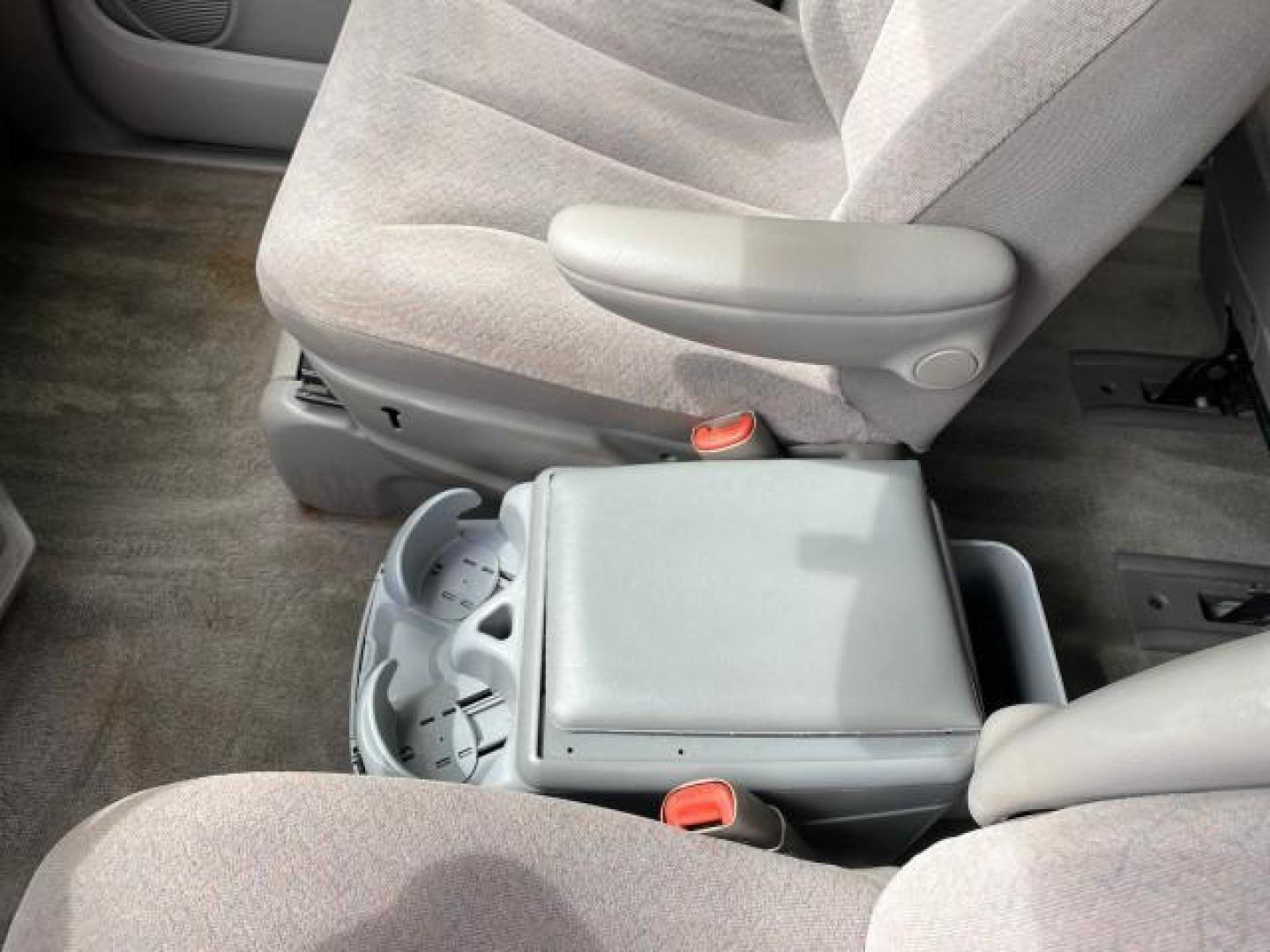 2003 Bright Silver Metallic /Taupe Dodge Caravan Sport LOW MILES 45,416 1 OWNER (2D4GP44L83R) with an 3.8L SMPI V6 Engine engine, Automatic transmission, located at 4701 North Dixie Hwy, Pompano Beach, FL, 33064, (954) 422-2889, 26.240938, -80.123474 - OUR WEBPAGE FLORIDACARS1.COM HAS OVER 100 PHOTOS AND FREE CARFAX LINK 2003 Dodge Grand Caravan Sport 1 OWNER Van 3.8L V6 F OHV 12V Gasoline 25 MPG Front Wheel Drive Features ABS Brakes Air Conditioning Alloy Wheels AM/FM Stereo Automatic Transmission Cassette Player CD Audio Cloth Seats Cruise Contr- Photo#61