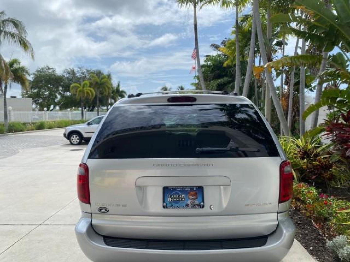 2003 Bright Silver Metallic /Taupe Dodge Caravan Sport LOW MILES 45,416 1 OWNER (2D4GP44L83R) with an 3.8L SMPI V6 Engine engine, Automatic transmission, located at 4701 North Dixie Hwy, Pompano Beach, FL, 33064, (954) 422-2889, 26.240938, -80.123474 - OUR WEBPAGE FLORIDACARS1.COM HAS OVER 100 PHOTOS AND FREE CARFAX LINK 2003 Dodge Grand Caravan Sport 1 OWNER Van 3.8L V6 F OHV 12V Gasoline 25 MPG Front Wheel Drive Features ABS Brakes Air Conditioning Alloy Wheels AM/FM Stereo Automatic Transmission Cassette Player CD Audio Cloth Seats Cruise Contr- Photo#89