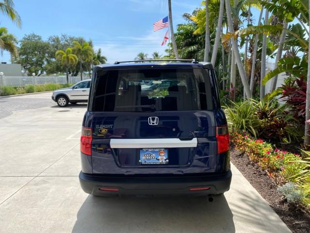 2010 Royal Blue Pearl /Gray Honda Element EX 1 OWNER LOW MILES 87,959 (5J6YH1H78AL) with an 2.4L DOHC MPFI 16-Valve i-VTEC I4 Engine engine, Automatic transmission, located at 4701 North Dixie Hwy, Pompano Beach, FL, 33064, (954) 422-2889, 26.240938, -80.123474 - OUR WEBPAGE FLORIDACARS1.COM HAS OVER 100 PHOTOS AND FREE CARFAX LINK 2010 Honda Element EX 1 OWNER 4 Door Wagon/Sport Utility 2.4L I4 F DOHC 16V Gasoline 25 MPG Front Wheel Drive Features ABS Brakes Air Conditioning Alloy Wheels AM/FM Stereo Automatic Transmission Auxiliary Audio Input CD Audio Clo- Photo#6