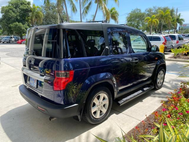 2010 Royal Blue Pearl /Gray Honda Element EX 1 OWNER LOW MILES 87,959 (5J6YH1H78AL) with an 2.4L DOHC MPFI 16-Valve i-VTEC I4 Engine engine, Automatic transmission, located at 4701 North Dixie Hwy, Pompano Beach, FL, 33064, (954) 422-2889, 26.240938, -80.123474 - OUR WEBPAGE FLORIDACARS1.COM HAS OVER 100 PHOTOS AND FREE CARFAX LINK 2010 Honda Element EX 1 OWNER 4 Door Wagon/Sport Utility 2.4L I4 F DOHC 16V Gasoline 25 MPG Front Wheel Drive Features ABS Brakes Air Conditioning Alloy Wheels AM/FM Stereo Automatic Transmission Auxiliary Audio Input CD Audio Clo- Photo#7