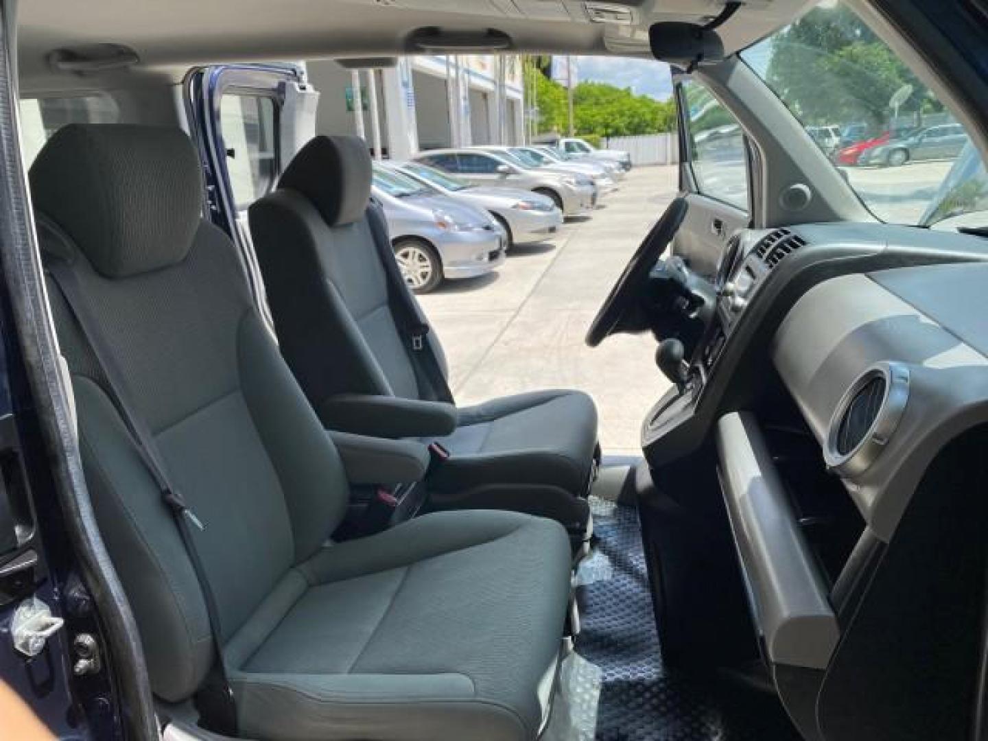 2010 Royal Blue Pearl /Gray Honda Element EX 1 OWNER LOW MILES 87,959 (5J6YH1H78AL) with an 2.4L DOHC MPFI 16-Valve i-VTEC I4 Engine engine, Automatic transmission, located at 4701 North Dixie Hwy, Pompano Beach, FL, 33064, (954) 422-2889, 26.240938, -80.123474 - OUR WEBPAGE FLORIDACARS1.COM HAS OVER 100 PHOTOS AND FREE CARFAX LINK 2010 Honda Element EX 1 OWNER 4 Door Wagon/Sport Utility 2.4L I4 F DOHC 16V Gasoline 25 MPG Front Wheel Drive Features ABS Brakes Air Conditioning Alloy Wheels AM/FM Stereo Automatic Transmission Auxiliary Audio Input CD Audio Clo- Photo#12