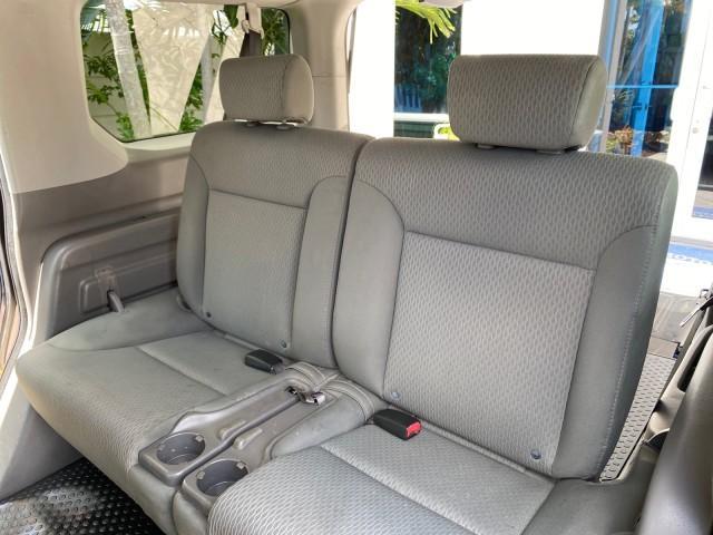 2010 Royal Blue Pearl /Gray Honda Element EX 1 OWNER LOW MILES 87,959 (5J6YH1H78AL) with an 2.4L DOHC MPFI 16-Valve i-VTEC I4 Engine engine, Automatic transmission, located at 4701 North Dixie Hwy, Pompano Beach, FL, 33064, (954) 422-2889, 26.240938, -80.123474 - OUR WEBPAGE FLORIDACARS1.COM HAS OVER 100 PHOTOS AND FREE CARFAX LINK 2010 Honda Element EX 1 OWNER 4 Door Wagon/Sport Utility 2.4L I4 F DOHC 16V Gasoline 25 MPG Front Wheel Drive Features ABS Brakes Air Conditioning Alloy Wheels AM/FM Stereo Automatic Transmission Auxiliary Audio Input CD Audio Clo- Photo#14