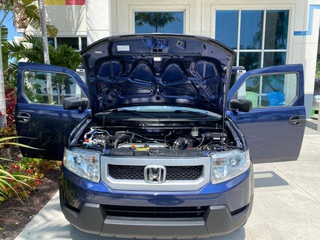 2010 Royal Blue Pearl /Gray Honda Element EX 1 OWNER LOW MILES 87,959 (5J6YH1H78AL) with an 2.4L DOHC MPFI 16-Valve i-VTEC I4 Engine engine, Automatic transmission, located at 4701 North Dixie Hwy, Pompano Beach, FL, 33064, (954) 422-2889, 26.240938, -80.123474 - OUR WEBPAGE FLORIDACARS1.COM HAS OVER 100 PHOTOS AND FREE CARFAX LINK 2010 Honda Element EX 1 OWNER 4 Door Wagon/Sport Utility 2.4L I4 F DOHC 16V Gasoline 25 MPG Front Wheel Drive Features ABS Brakes Air Conditioning Alloy Wheels AM/FM Stereo Automatic Transmission Auxiliary Audio Input CD Audio Clo- Photo#17