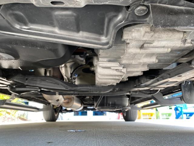 2010 Royal Blue Pearl /Gray Honda Element EX 1 OWNER LOW MILES 87,959 (5J6YH1H78AL) with an 2.4L DOHC MPFI 16-Valve i-VTEC I4 Engine engine, Automatic transmission, located at 4701 North Dixie Hwy, Pompano Beach, FL, 33064, (954) 422-2889, 26.240938, -80.123474 - OUR WEBPAGE FLORIDACARS1.COM HAS OVER 100 PHOTOS AND FREE CARFAX LINK 2010 Honda Element EX 1 OWNER 4 Door Wagon/Sport Utility 2.4L I4 F DOHC 16V Gasoline 25 MPG Front Wheel Drive Features ABS Brakes Air Conditioning Alloy Wheels AM/FM Stereo Automatic Transmission Auxiliary Audio Input CD Audio Clo- Photo#21