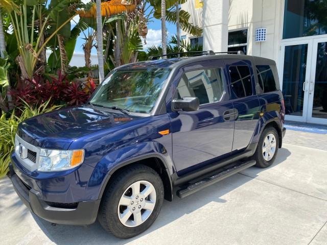 2010 Royal Blue Pearl /Gray Honda Element EX 1 OWNER LOW MILES 87,959 (5J6YH1H78AL) with an 2.4L DOHC MPFI 16-Valve i-VTEC I4 Engine engine, Automatic transmission, located at 4701 North Dixie Hwy, Pompano Beach, FL, 33064, (954) 422-2889, 26.240938, -80.123474 - OUR WEBPAGE FLORIDACARS1.COM HAS OVER 100 PHOTOS AND FREE CARFAX LINK 2010 Honda Element EX 1 OWNER 4 Door Wagon/Sport Utility 2.4L I4 F DOHC 16V Gasoline 25 MPG Front Wheel Drive Features ABS Brakes Air Conditioning Alloy Wheels AM/FM Stereo Automatic Transmission Auxiliary Audio Input CD Audio Clo- Photo#29