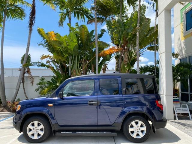 2010 Royal Blue Pearl /Gray Honda Element EX 1 OWNER LOW MILES 87,959 (5J6YH1H78AL) with an 2.4L DOHC MPFI 16-Valve i-VTEC I4 Engine engine, Automatic transmission, located at 4701 North Dixie Hwy, Pompano Beach, FL, 33064, (954) 422-2889, 26.240938, -80.123474 - OUR WEBPAGE FLORIDACARS1.COM HAS OVER 100 PHOTOS AND FREE CARFAX LINK 2010 Honda Element EX 1 OWNER 4 Door Wagon/Sport Utility 2.4L I4 F DOHC 16V Gasoline 25 MPG Front Wheel Drive Features ABS Brakes Air Conditioning Alloy Wheels AM/FM Stereo Automatic Transmission Auxiliary Audio Input CD Audio Clo- Photo#31