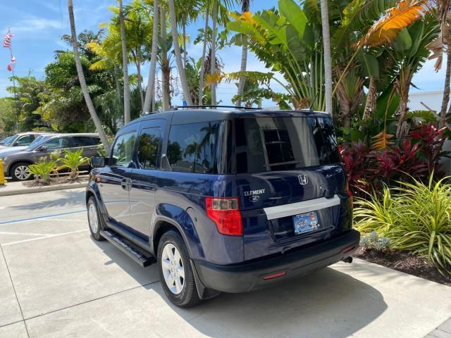 2010 Royal Blue Pearl /Gray Honda Element EX 1 OWNER LOW MILES 87,959 (5J6YH1H78AL) with an 2.4L DOHC MPFI 16-Valve i-VTEC I4 Engine engine, Automatic transmission, located at 4701 North Dixie Hwy, Pompano Beach, FL, 33064, (954) 422-2889, 26.240938, -80.123474 - OUR WEBPAGE FLORIDACARS1.COM HAS OVER 100 PHOTOS AND FREE CARFAX LINK 2010 Honda Element EX 1 OWNER 4 Door Wagon/Sport Utility 2.4L I4 F DOHC 16V Gasoline 25 MPG Front Wheel Drive Features ABS Brakes Air Conditioning Alloy Wheels AM/FM Stereo Automatic Transmission Auxiliary Audio Input CD Audio Clo- Photo#32