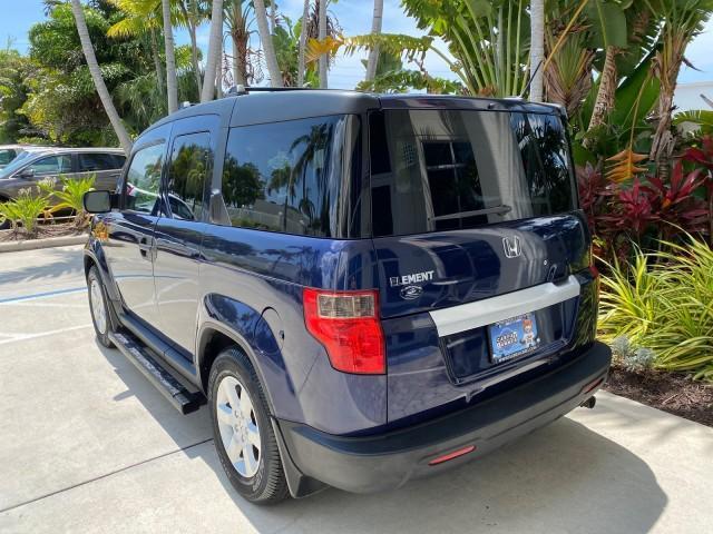 2010 Royal Blue Pearl /Gray Honda Element EX 1 OWNER LOW MILES 87,959 (5J6YH1H78AL) with an 2.4L DOHC MPFI 16-Valve i-VTEC I4 Engine engine, Automatic transmission, located at 4701 North Dixie Hwy, Pompano Beach, FL, 33064, (954) 422-2889, 26.240938, -80.123474 - OUR WEBPAGE FLORIDACARS1.COM HAS OVER 100 PHOTOS AND FREE CARFAX LINK 2010 Honda Element EX 1 OWNER 4 Door Wagon/Sport Utility 2.4L I4 F DOHC 16V Gasoline 25 MPG Front Wheel Drive Features ABS Brakes Air Conditioning Alloy Wheels AM/FM Stereo Automatic Transmission Auxiliary Audio Input CD Audio Clo- Photo#33