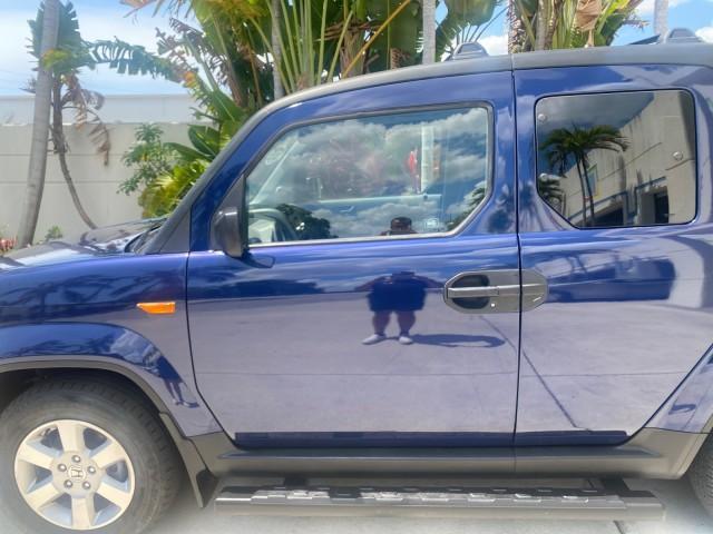 2010 Royal Blue Pearl /Gray Honda Element EX 1 OWNER LOW MILES 87,959 (5J6YH1H78AL) with an 2.4L DOHC MPFI 16-Valve i-VTEC I4 Engine engine, Automatic transmission, located at 4701 North Dixie Hwy, Pompano Beach, FL, 33064, (954) 422-2889, 26.240938, -80.123474 - OUR WEBPAGE FLORIDACARS1.COM HAS OVER 100 PHOTOS AND FREE CARFAX LINK 2010 Honda Element EX 1 OWNER 4 Door Wagon/Sport Utility 2.4L I4 F DOHC 16V Gasoline 25 MPG Front Wheel Drive Features ABS Brakes Air Conditioning Alloy Wheels AM/FM Stereo Automatic Transmission Auxiliary Audio Input CD Audio Clo- Photo#37