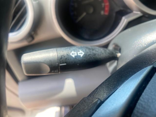 2010 Royal Blue Pearl /Gray Honda Element EX 1 OWNER LOW MILES 87,959 (5J6YH1H78AL) with an 2.4L DOHC MPFI 16-Valve i-VTEC I4 Engine engine, Automatic transmission, located at 4701 North Dixie Hwy, Pompano Beach, FL, 33064, (954) 422-2889, 26.240938, -80.123474 - OUR WEBPAGE FLORIDACARS1.COM HAS OVER 100 PHOTOS AND FREE CARFAX LINK 2010 Honda Element EX 1 OWNER 4 Door Wagon/Sport Utility 2.4L I4 F DOHC 16V Gasoline 25 MPG Front Wheel Drive Features ABS Brakes Air Conditioning Alloy Wheels AM/FM Stereo Automatic Transmission Auxiliary Audio Input CD Audio Clo- Photo#52