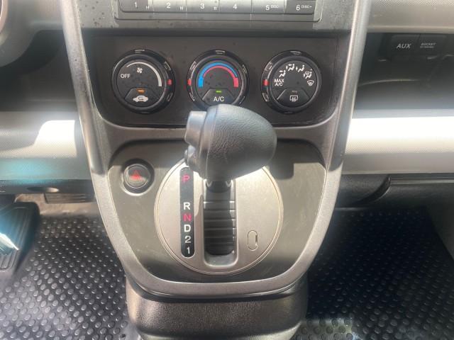 2010 Royal Blue Pearl /Gray Honda Element EX 1 OWNER LOW MILES 87,959 (5J6YH1H78AL) with an 2.4L DOHC MPFI 16-Valve i-VTEC I4 Engine engine, Automatic transmission, located at 4701 North Dixie Hwy, Pompano Beach, FL, 33064, (954) 422-2889, 26.240938, -80.123474 - OUR WEBPAGE FLORIDACARS1.COM HAS OVER 100 PHOTOS AND FREE CARFAX LINK 2010 Honda Element EX 1 OWNER 4 Door Wagon/Sport Utility 2.4L I4 F DOHC 16V Gasoline 25 MPG Front Wheel Drive Features ABS Brakes Air Conditioning Alloy Wheels AM/FM Stereo Automatic Transmission Auxiliary Audio Input CD Audio Clo- Photo#59