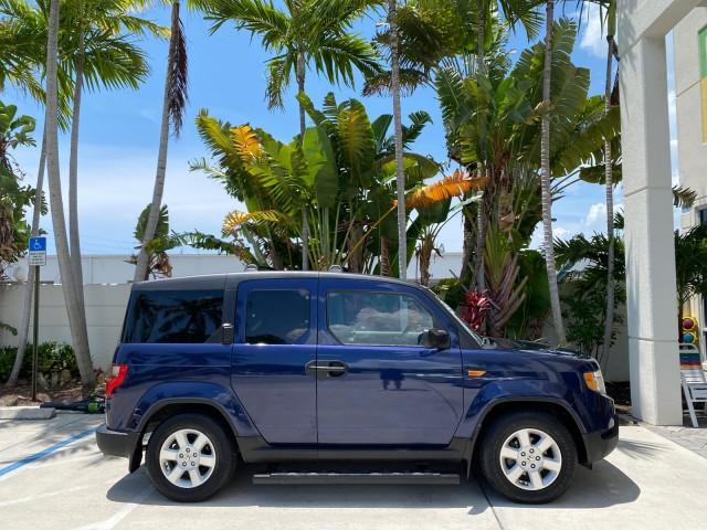 2010 Royal Blue Pearl /Gray Honda Element EX 1 OWNER LOW MILES 87,959 (5J6YH1H78AL) with an 2.4L DOHC MPFI 16-Valve i-VTEC I4 Engine engine, Automatic transmission, located at 4701 North Dixie Hwy, Pompano Beach, FL, 33064, (954) 422-2889, 26.240938, -80.123474 - OUR WEBPAGE FLORIDACARS1.COM HAS OVER 100 PHOTOS AND FREE CARFAX LINK 2010 Honda Element EX 1 OWNER 4 Door Wagon/Sport Utility 2.4L I4 F DOHC 16V Gasoline 25 MPG Front Wheel Drive Features ABS Brakes Air Conditioning Alloy Wheels AM/FM Stereo Automatic Transmission Auxiliary Audio Input CD Audio Clo- Photo#97
