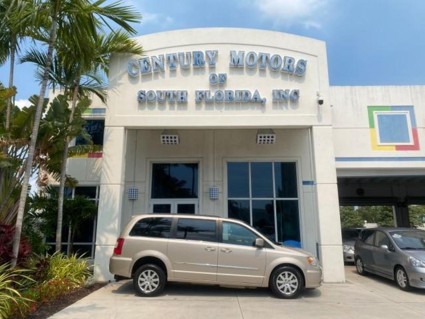 2016 Cashmere/Sandstone Pearlcoat /Dk Frost Beige/Med Beige Chrysler Town and Country REAR DOOR, HANDICAP RAMP LOW MILES 58,632 (2C4RC1BG4GR) with an 3.6L V6 Cylinder Engine engine, Automatic transmission, located at 4701 North Dixie Hwy, Pompano Beach, FL, 33064, (954) 422-2889, 26.240938, -80.123474 - OUR WEBPAGE FLORIDACARS1.COM HAS OVER 100 PHOTOS AND FREE CARFAX LINK 2016 Chrysler Town AND Country Touring Van 3.6L V6 F DOHC 24V Gasoline 25 MPG Front Wheel Drive Features ABS Brakes Air Conditioning Alloy Wheels AM/FM Stereo Automatic Transmission Auxiliary Audio Input Bluetooth Technology CD Au- Photo#0