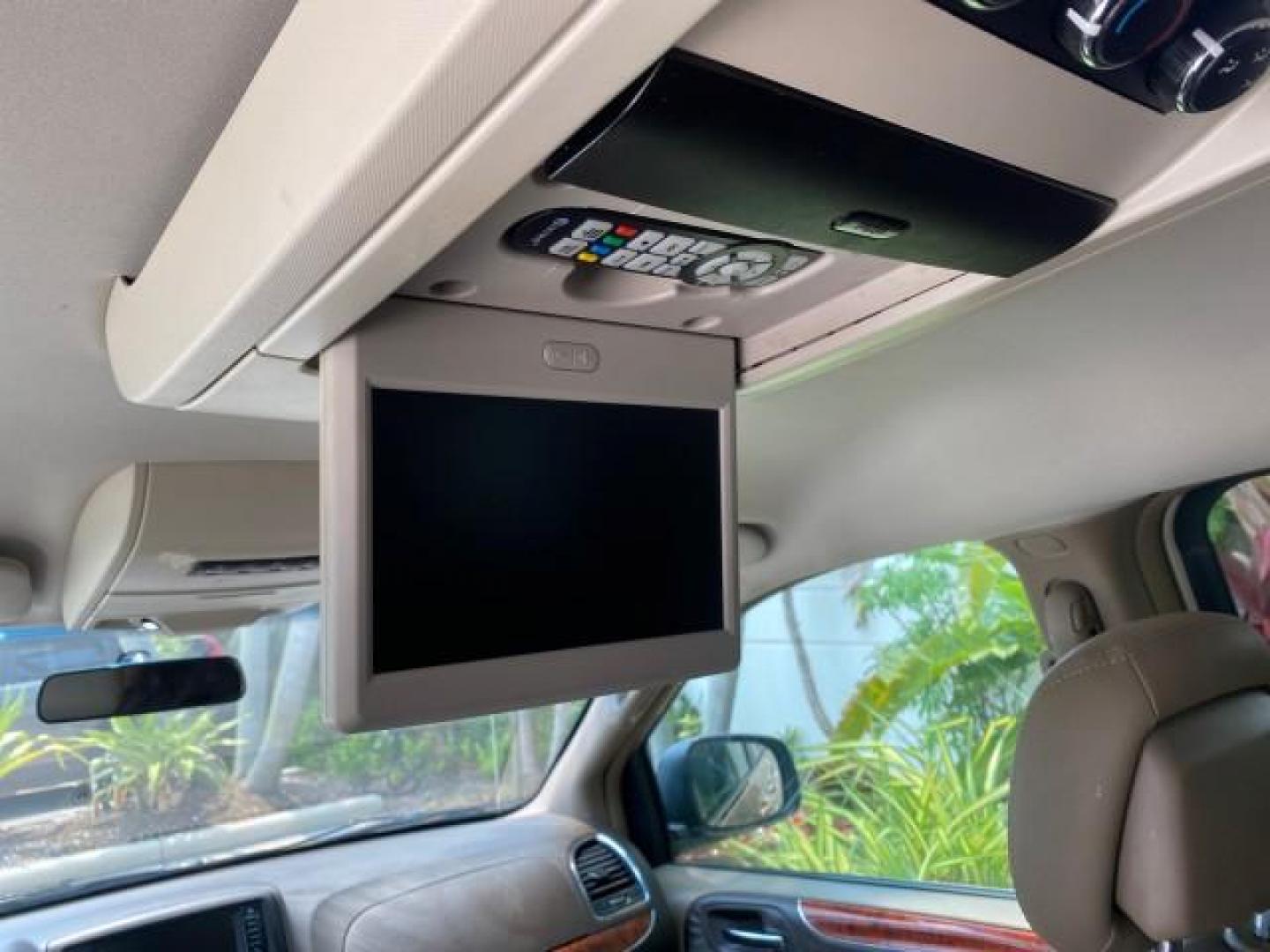 2016 Cashmere/Sandstone Pearlcoat /Dk Frost Beige/Med Beige Chrysler Town and Country REAR DOOR, HANDICAP RAMP LOW MILES 58,632 (2C4RC1BG4GR) with an 3.6L V6 Cylinder Engine engine, Automatic transmission, located at 4701 North Dixie Hwy, Pompano Beach, FL, 33064, (954) 422-2889, 26.240938, -80.123474 - OUR WEBPAGE FLORIDACARS1.COM HAS OVER 100 PHOTOS AND FREE CARFAX LINK 2016 Chrysler Town AND Country Touring Van 3.6L V6 F DOHC 24V Gasoline 25 MPG Front Wheel Drive Features ABS Brakes Air Conditioning Alloy Wheels AM/FM Stereo Automatic Transmission Auxiliary Audio Input Bluetooth Technology CD Au- Photo#76