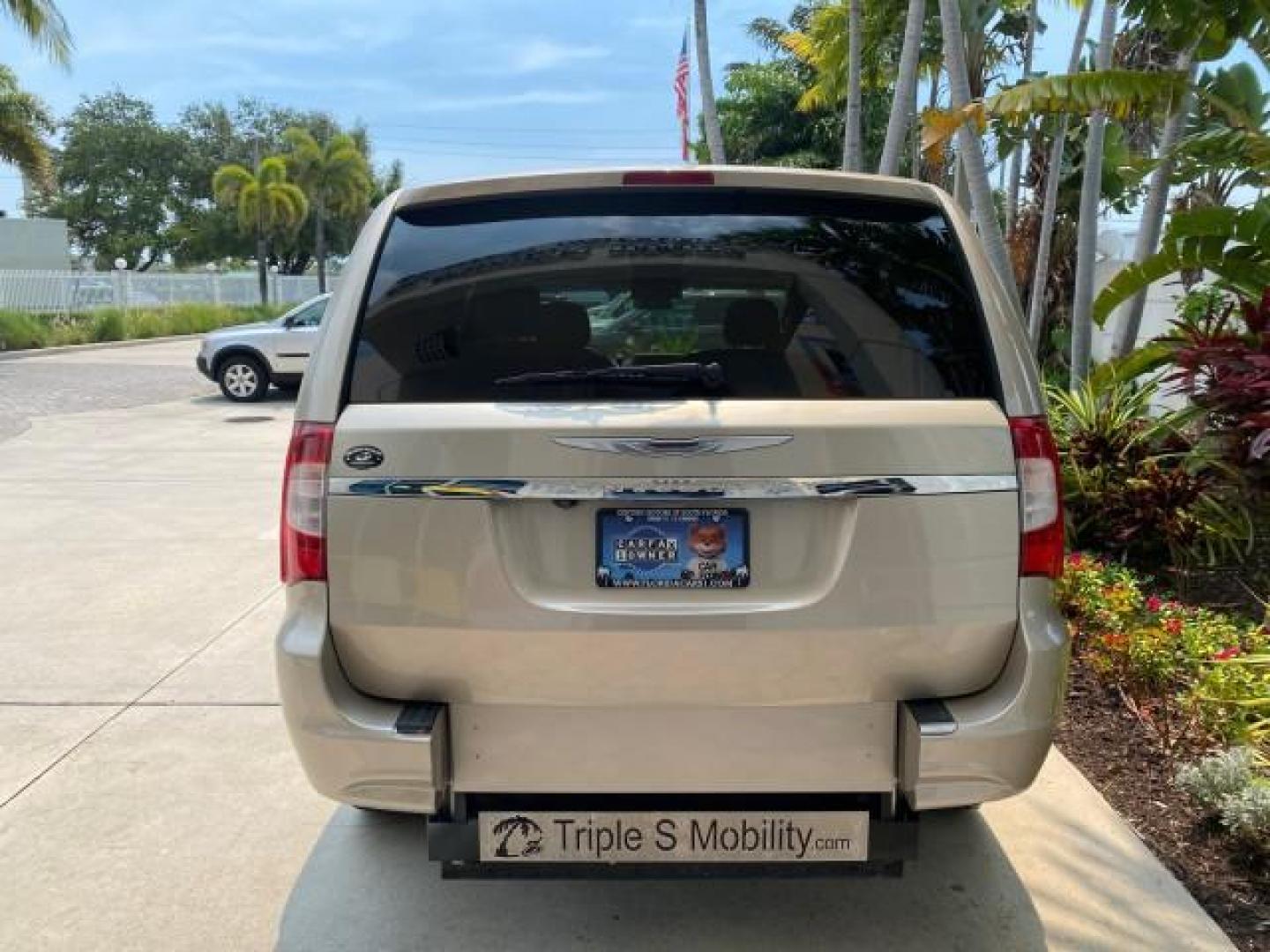 2016 Cashmere/Sandstone Pearlcoat /Dk Frost Beige/Med Beige Chrysler Town and Country REAR DOOR, HANDICAP RAMP LOW MILES 58,632 (2C4RC1BG4GR) with an 3.6L V6 Cylinder Engine engine, Automatic transmission, located at 4701 North Dixie Hwy, Pompano Beach, FL, 33064, (954) 422-2889, 26.240938, -80.123474 - OUR WEBPAGE FLORIDACARS1.COM HAS OVER 100 PHOTOS AND FREE CARFAX LINK 2016 Chrysler Town AND Country Touring Van 3.6L V6 F DOHC 24V Gasoline 25 MPG Front Wheel Drive Features ABS Brakes Air Conditioning Alloy Wheels AM/FM Stereo Automatic Transmission Auxiliary Audio Input Bluetooth Technology CD Au- Photo#84