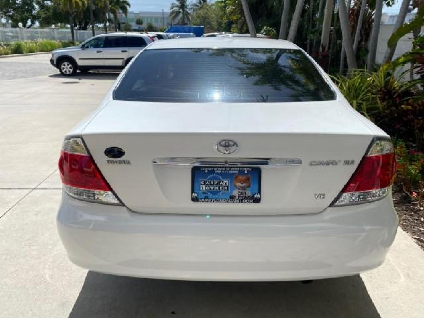 2006 Super White /Taupe Toyota Camry XLE V6 LOW MILES 65,439 (4T1BF30K76U) with an 3.0L DOHC SEFI 24-Valve V6 Engine engine, Automatic transmission, located at 4701 North Dixie Hwy, Pompano Beach, FL, 33064, (954) 422-2889, 26.240938, -80.123474 - OUR WEBPAGE FLORIDACARS1.COM HAS OVER 100 PHOTOS AND FREE CARFAX LINK 2006 Toyota Camry XLE V6 1 OWNER Sedan 4 DR 3.0L V6 F DOHC 24V Gasoline 29 MPG Front Wheel Drive Features ABS Brakes Air Conditioning Alloy Wheels AM/FM Stereo Automatic Transmission Cassette Player CD Audio Cruise Control JBL Sou- Photo#35