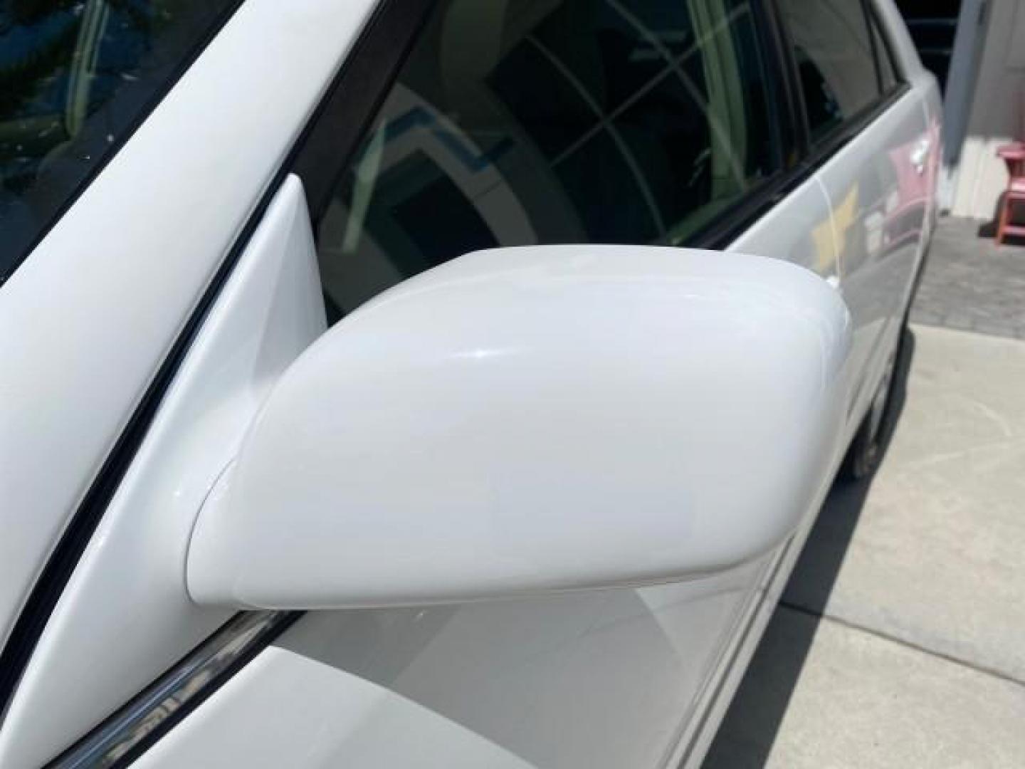 2006 Super White /Taupe Toyota Camry XLE V6 LOW MILES 65,439 (4T1BF30K76U) with an 3.0L DOHC SEFI 24-Valve V6 Engine engine, Automatic transmission, located at 4701 North Dixie Hwy, Pompano Beach, FL, 33064, (954) 422-2889, 26.240938, -80.123474 - OUR WEBPAGE FLORIDACARS1.COM HAS OVER 100 PHOTOS AND FREE CARFAX LINK 2006 Toyota Camry XLE V6 1 OWNER Sedan 4 DR 3.0L V6 F DOHC 24V Gasoline 29 MPG Front Wheel Drive Features ABS Brakes Air Conditioning Alloy Wheels AM/FM Stereo Automatic Transmission Cassette Player CD Audio Cruise Control JBL Sou- Photo#40