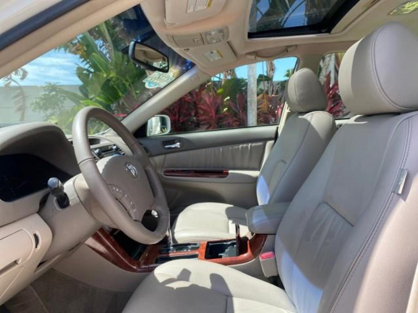 2006 Super White /Taupe Toyota Camry XLE V6 LOW MILES 65,439 (4T1BF30K76U) with an 3.0L DOHC SEFI 24-Valve V6 Engine engine, Automatic transmission, located at 4701 North Dixie Hwy, Pompano Beach, FL, 33064, (954) 422-2889, 26.240938, -80.123474 - OUR WEBPAGE FLORIDACARS1.COM HAS OVER 100 PHOTOS AND FREE CARFAX LINK 2006 Toyota Camry XLE V6 1 OWNER Sedan 4 DR 3.0L V6 F DOHC 24V Gasoline 29 MPG Front Wheel Drive Features ABS Brakes Air Conditioning Alloy Wheels AM/FM Stereo Automatic Transmission Cassette Player CD Audio Cruise Control JBL Sou- Photo#44
