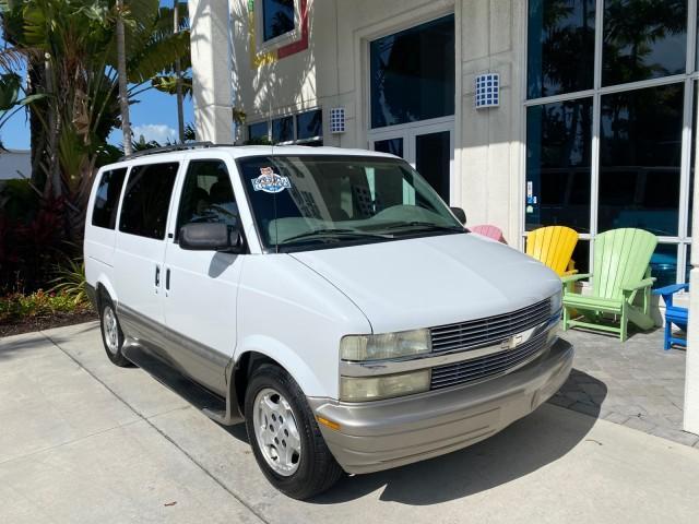 2005 Summit White /Medium Gray Chevrolet Astro Passenger LT LOW MILES 67,376 1 OWNER (1GNDM19X05B) with an 4.3L Vortec 4300 V6 MFI Engine engine, Automatic transmission, located at 4701 North Dixie Hwy, Pompano Beach, FL, 33064, (954) 422-2889, 26.240938, -80.123474 - OUR WEBPAGE FLORIDACARS1.COM HAS OVER 100 PHOTOS AND FREE CARFAX LINK 2005 Chevrolet Astro LT 1 OWNER Van 4.3L V6 F Gasoline 21 MPG Rear Wheel Drive Features ABS Brakes Air Conditioning Alloy Wheels AM/FM Stereo Automatic Transmission Barn Doors Cassette Player CD Audio Cloth Seats Cruise Control Fu- Photo#1