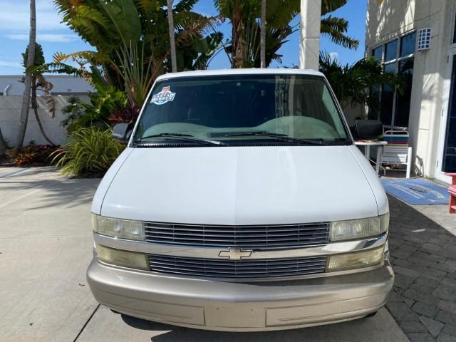 2005 Summit White /Medium Gray Chevrolet Astro Passenger LT LOW MILES 67,376 1 OWNER (1GNDM19X05B) with an 4.3L Vortec 4300 V6 MFI Engine engine, Automatic transmission, located at 4701 North Dixie Hwy, Pompano Beach, FL, 33064, (954) 422-2889, 26.240938, -80.123474 - OUR WEBPAGE FLORIDACARS1.COM HAS OVER 100 PHOTOS AND FREE CARFAX LINK 2005 Chevrolet Astro LT 1 OWNER Van 4.3L V6 F Gasoline 21 MPG Rear Wheel Drive Features ABS Brakes Air Conditioning Alloy Wheels AM/FM Stereo Automatic Transmission Barn Doors Cassette Player CD Audio Cloth Seats Cruise Control Fu- Photo#2