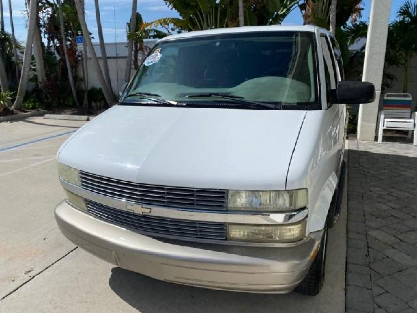 2005 Summit White /Medium Gray Chevrolet Astro Passenger LT LOW MILES 67,376 1 OWNER (1GNDM19X05B) with an 4.3L Vortec 4300 V6 MFI Engine engine, Automatic transmission, located at 4701 North Dixie Hwy, Pompano Beach, FL, 33064, (954) 422-2889, 26.240938, -80.123474 - OUR WEBPAGE FLORIDACARS1.COM HAS OVER 100 PHOTOS AND FREE CARFAX LINK 2005 Chevrolet Astro LT 1 OWNER Van 4.3L V6 F Gasoline 21 MPG Rear Wheel Drive Features ABS Brakes Air Conditioning Alloy Wheels AM/FM Stereo Automatic Transmission Barn Doors Cassette Player CD Audio Cloth Seats Cruise Control Fu- Photo#3