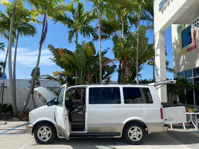 2005 Summit White /Medium Gray Chevrolet Astro Passenger LT LOW MILES 67,376 1 OWNER (1GNDM19X05B) with an 4.3L Vortec 4300 V6 MFI Engine engine, Automatic transmission, located at 4701 North Dixie Hwy, Pompano Beach, FL, 33064, (954) 422-2889, 26.240938, -80.123474 - OUR WEBPAGE FLORIDACARS1.COM HAS OVER 100 PHOTOS AND FREE CARFAX LINK 2005 Chevrolet Astro LT 1 OWNER Van 4.3L V6 F Gasoline 21 MPG Rear Wheel Drive Features ABS Brakes Air Conditioning Alloy Wheels AM/FM Stereo Automatic Transmission Barn Doors Cassette Player CD Audio Cloth Seats Cruise Control Fu- Photo#8