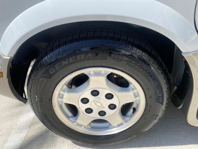2005 Summit White /Medium Gray Chevrolet Astro Passenger LT LOW MILES 67,376 1 OWNER (1GNDM19X05B) with an 4.3L Vortec 4300 V6 MFI Engine engine, Automatic transmission, located at 4701 North Dixie Hwy, Pompano Beach, FL, 33064, (954) 422-2889, 26.240938, -80.123474 - OUR WEBPAGE FLORIDACARS1.COM HAS OVER 100 PHOTOS AND FREE CARFAX LINK 2005 Chevrolet Astro LT 1 OWNER Van 4.3L V6 F Gasoline 21 MPG Rear Wheel Drive Features ABS Brakes Air Conditioning Alloy Wheels AM/FM Stereo Automatic Transmission Barn Doors Cassette Player CD Audio Cloth Seats Cruise Control Fu- Photo#19