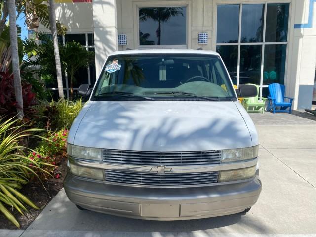 2005 Summit White /Medium Gray Chevrolet Astro Passenger LT LOW MILES 67,376 1 OWNER (1GNDM19X05B) with an 4.3L Vortec 4300 V6 MFI Engine engine, Automatic transmission, located at 4701 North Dixie Hwy, Pompano Beach, FL, 33064, (954) 422-2889, 26.240938, -80.123474 - OUR WEBPAGE FLORIDACARS1.COM HAS OVER 100 PHOTOS AND FREE CARFAX LINK 2005 Chevrolet Astro LT 1 OWNER Van 4.3L V6 F Gasoline 21 MPG Rear Wheel Drive Features ABS Brakes Air Conditioning Alloy Wheels AM/FM Stereo Automatic Transmission Barn Doors Cassette Player CD Audio Cloth Seats Cruise Control Fu- Photo#27