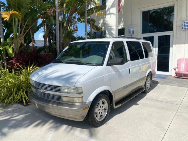 2005 Summit White /Medium Gray Chevrolet Astro Passenger LT LOW MILES 67,376 1 OWNER (1GNDM19X05B) with an 4.3L Vortec 4300 V6 MFI Engine engine, Automatic transmission, located at 4701 North Dixie Hwy, Pompano Beach, FL, 33064, (954) 422-2889, 26.240938, -80.123474 - OUR WEBPAGE FLORIDACARS1.COM HAS OVER 100 PHOTOS AND FREE CARFAX LINK 2005 Chevrolet Astro LT 1 OWNER Van 4.3L V6 F Gasoline 21 MPG Rear Wheel Drive Features ABS Brakes Air Conditioning Alloy Wheels AM/FM Stereo Automatic Transmission Barn Doors Cassette Player CD Audio Cloth Seats Cruise Control Fu- Photo#28