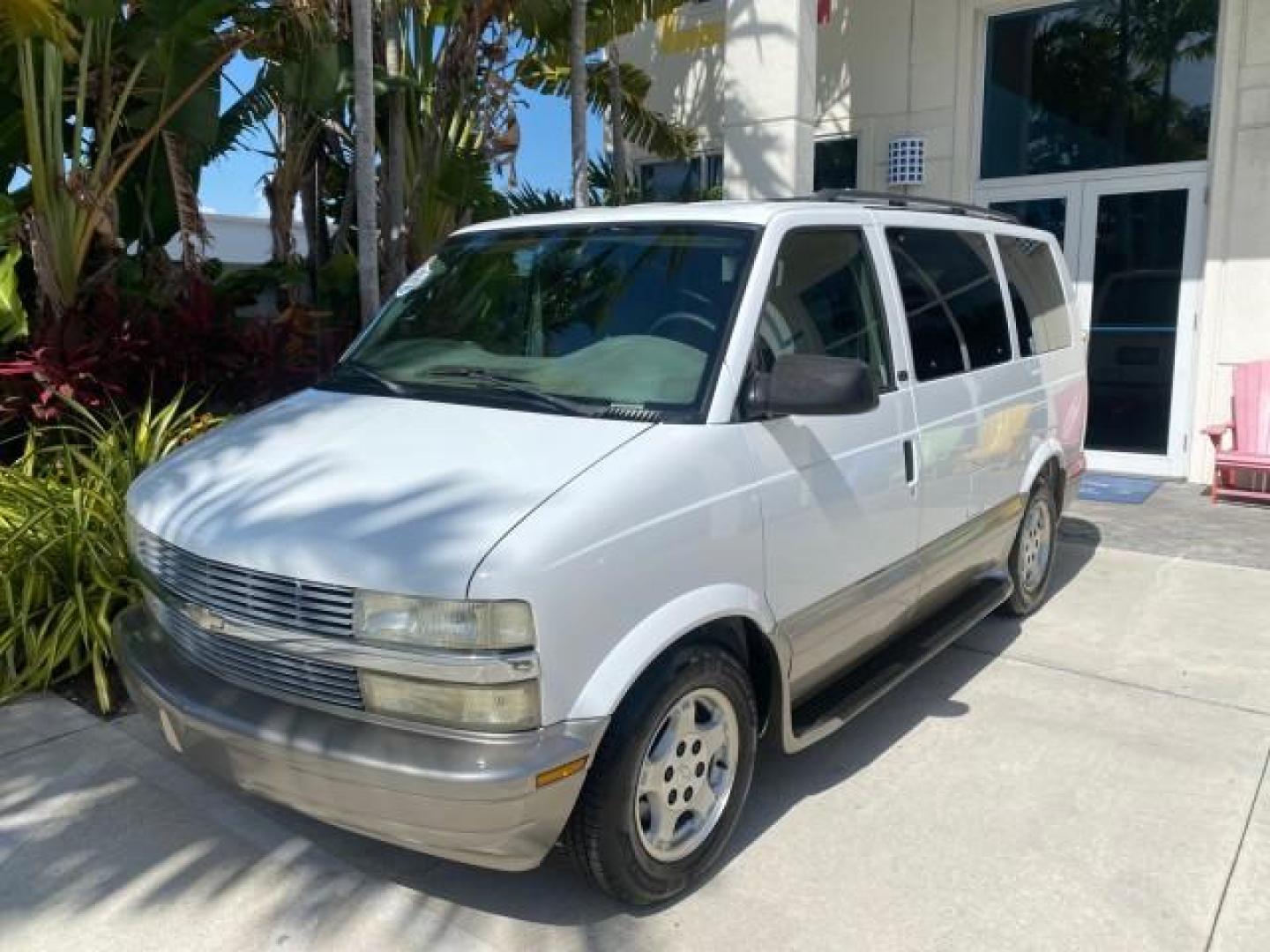 2005 Summit White /Medium Gray Chevrolet Astro Passenger LT LOW MILES 67,376 1 OWNER (1GNDM19X05B) with an 4.3L Vortec 4300 V6 MFI Engine engine, Automatic transmission, located at 4701 North Dixie Hwy, Pompano Beach, FL, 33064, (954) 422-2889, 26.240938, -80.123474 - OUR WEBPAGE FLORIDACARS1.COM HAS OVER 100 PHOTOS AND FREE CARFAX LINK 2005 Chevrolet Astro LT 1 OWNER Van 4.3L V6 F Gasoline 21 MPG Rear Wheel Drive Features ABS Brakes Air Conditioning Alloy Wheels AM/FM Stereo Automatic Transmission Barn Doors Cassette Player CD Audio Cloth Seats Cruise Control Fu- Photo#29