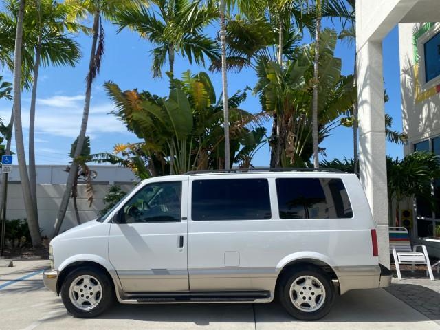 2005 Summit White /Medium Gray Chevrolet Astro Passenger LT LOW MILES 67,376 1 OWNER (1GNDM19X05B) with an 4.3L Vortec 4300 V6 MFI Engine engine, Automatic transmission, located at 4701 North Dixie Hwy, Pompano Beach, FL, 33064, (954) 422-2889, 26.240938, -80.123474 - OUR WEBPAGE FLORIDACARS1.COM HAS OVER 100 PHOTOS AND FREE CARFAX LINK 2005 Chevrolet Astro LT 1 OWNER Van 4.3L V6 F Gasoline 21 MPG Rear Wheel Drive Features ABS Brakes Air Conditioning Alloy Wheels AM/FM Stereo Automatic Transmission Barn Doors Cassette Player CD Audio Cloth Seats Cruise Control Fu- Photo#30