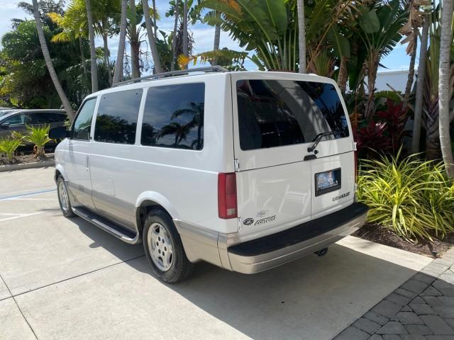 2005 Summit White /Medium Gray Chevrolet Astro Passenger LT LOW MILES 67,376 1 OWNER (1GNDM19X05B) with an 4.3L Vortec 4300 V6 MFI Engine engine, Automatic transmission, located at 4701 North Dixie Hwy, Pompano Beach, FL, 33064, (954) 422-2889, 26.240938, -80.123474 - OUR WEBPAGE FLORIDACARS1.COM HAS OVER 100 PHOTOS AND FREE CARFAX LINK 2005 Chevrolet Astro LT 1 OWNER Van 4.3L V6 F Gasoline 21 MPG Rear Wheel Drive Features ABS Brakes Air Conditioning Alloy Wheels AM/FM Stereo Automatic Transmission Barn Doors Cassette Player CD Audio Cloth Seats Cruise Control Fu- Photo#32