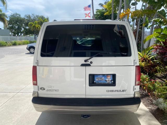 2005 Summit White /Medium Gray Chevrolet Astro Passenger LT LOW MILES 67,376 1 OWNER (1GNDM19X05B) with an 4.3L Vortec 4300 V6 MFI Engine engine, Automatic transmission, located at 4701 North Dixie Hwy, Pompano Beach, FL, 33064, (954) 422-2889, 26.240938, -80.123474 - OUR WEBPAGE FLORIDACARS1.COM HAS OVER 100 PHOTOS AND FREE CARFAX LINK 2005 Chevrolet Astro LT 1 OWNER Van 4.3L V6 F Gasoline 21 MPG Rear Wheel Drive Features ABS Brakes Air Conditioning Alloy Wheels AM/FM Stereo Automatic Transmission Barn Doors Cassette Player CD Audio Cloth Seats Cruise Control Fu- Photo#35