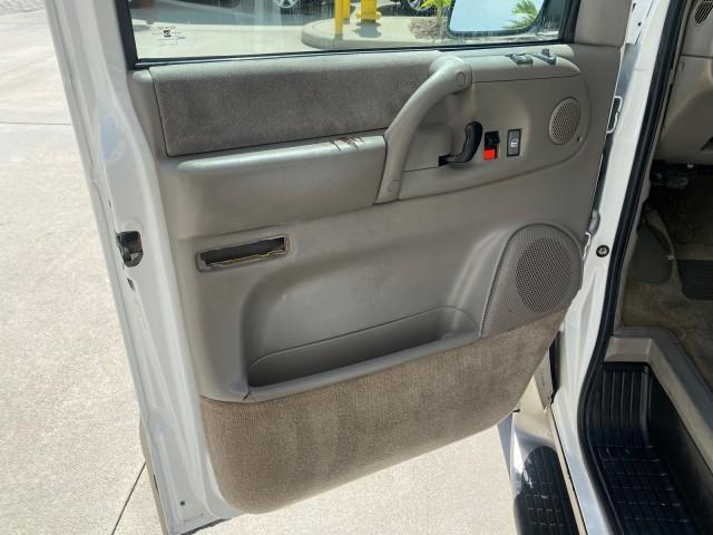 2005 Summit White /Medium Gray Chevrolet Astro Passenger LT LOW MILES 67,376 1 OWNER (1GNDM19X05B) with an 4.3L Vortec 4300 V6 MFI Engine engine, Automatic transmission, located at 4701 North Dixie Hwy, Pompano Beach, FL, 33064, (954) 422-2889, 26.240938, -80.123474 - OUR WEBPAGE FLORIDACARS1.COM HAS OVER 100 PHOTOS AND FREE CARFAX LINK 2005 Chevrolet Astro LT 1 OWNER Van 4.3L V6 F Gasoline 21 MPG Rear Wheel Drive Features ABS Brakes Air Conditioning Alloy Wheels AM/FM Stereo Automatic Transmission Barn Doors Cassette Player CD Audio Cloth Seats Cruise Control Fu- Photo#43