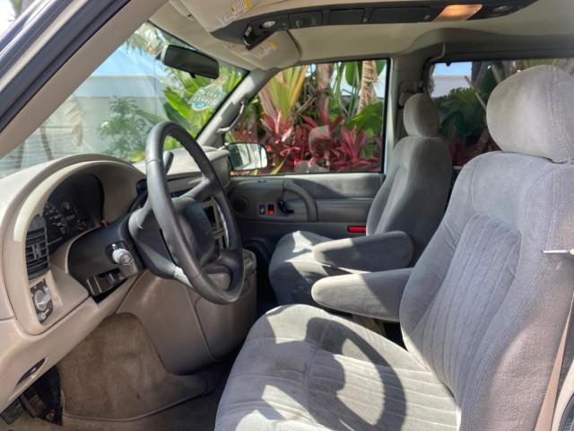 2005 Summit White /Medium Gray Chevrolet Astro Passenger LT LOW MILES 67,376 1 OWNER (1GNDM19X05B) with an 4.3L Vortec 4300 V6 MFI Engine engine, Automatic transmission, located at 4701 North Dixie Hwy, Pompano Beach, FL, 33064, (954) 422-2889, 26.240938, -80.123474 - OUR WEBPAGE FLORIDACARS1.COM HAS OVER 100 PHOTOS AND FREE CARFAX LINK 2005 Chevrolet Astro LT 1 OWNER Van 4.3L V6 F Gasoline 21 MPG Rear Wheel Drive Features ABS Brakes Air Conditioning Alloy Wheels AM/FM Stereo Automatic Transmission Barn Doors Cassette Player CD Audio Cloth Seats Cruise Control Fu- Photo#47