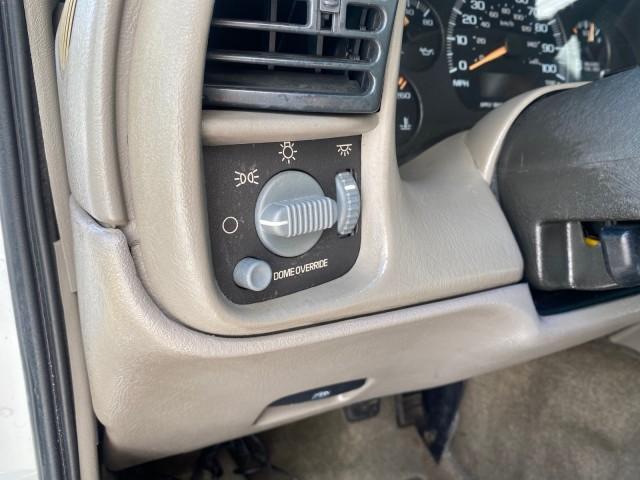 2005 Summit White /Medium Gray Chevrolet Astro Passenger LT LOW MILES 67,376 1 OWNER (1GNDM19X05B) with an 4.3L Vortec 4300 V6 MFI Engine engine, Automatic transmission, located at 4701 North Dixie Hwy, Pompano Beach, FL, 33064, (954) 422-2889, 26.240938, -80.123474 - OUR WEBPAGE FLORIDACARS1.COM HAS OVER 100 PHOTOS AND FREE CARFAX LINK 2005 Chevrolet Astro LT 1 OWNER Van 4.3L V6 F Gasoline 21 MPG Rear Wheel Drive Features ABS Brakes Air Conditioning Alloy Wheels AM/FM Stereo Automatic Transmission Barn Doors Cassette Player CD Audio Cloth Seats Cruise Control Fu- Photo#54