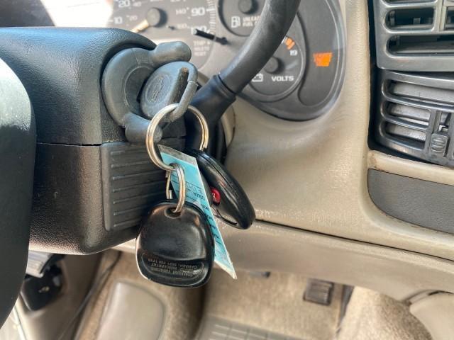 2005 Summit White /Medium Gray Chevrolet Astro Passenger LT LOW MILES 67,376 1 OWNER (1GNDM19X05B) with an 4.3L Vortec 4300 V6 MFI Engine engine, Automatic transmission, located at 4701 North Dixie Hwy, Pompano Beach, FL, 33064, (954) 422-2889, 26.240938, -80.123474 - OUR WEBPAGE FLORIDACARS1.COM HAS OVER 100 PHOTOS AND FREE CARFAX LINK 2005 Chevrolet Astro LT 1 OWNER Van 4.3L V6 F Gasoline 21 MPG Rear Wheel Drive Features ABS Brakes Air Conditioning Alloy Wheels AM/FM Stereo Automatic Transmission Barn Doors Cassette Player CD Audio Cloth Seats Cruise Control Fu- Photo#56