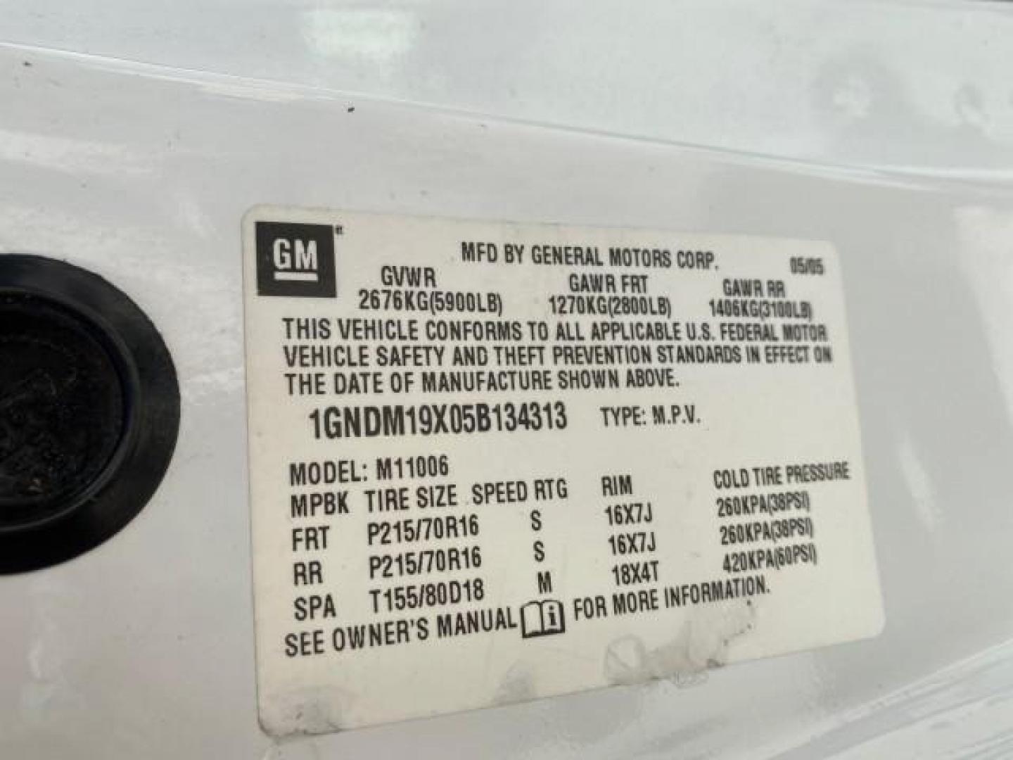 2005 Summit White /Medium Gray Chevrolet Astro Passenger LT LOW MILES 67,376 1 OWNER (1GNDM19X05B) with an 4.3L Vortec 4300 V6 MFI Engine engine, Automatic transmission, located at 4701 North Dixie Hwy, Pompano Beach, FL, 33064, (954) 422-2889, 26.240938, -80.123474 - OUR WEBPAGE FLORIDACARS1.COM HAS OVER 100 PHOTOS AND FREE CARFAX LINK 2005 Chevrolet Astro LT 1 OWNER Van 4.3L V6 F Gasoline 21 MPG Rear Wheel Drive Features ABS Brakes Air Conditioning Alloy Wheels AM/FM Stereo Automatic Transmission Barn Doors Cassette Player CD Audio Cloth Seats Cruise Control Fu- Photo#71