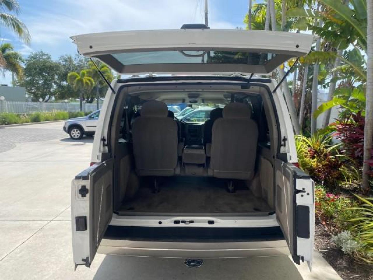 2005 Summit White /Medium Gray Chevrolet Astro Passenger LT LOW MILES 67,376 1 OWNER (1GNDM19X05B) with an 4.3L Vortec 4300 V6 MFI Engine engine, Automatic transmission, located at 4701 North Dixie Hwy, Pompano Beach, FL, 33064, (954) 422-2889, 26.240938, -80.123474 - OUR WEBPAGE FLORIDACARS1.COM HAS OVER 100 PHOTOS AND FREE CARFAX LINK 2005 Chevrolet Astro LT 1 OWNER Van 4.3L V6 F Gasoline 21 MPG Rear Wheel Drive Features ABS Brakes Air Conditioning Alloy Wheels AM/FM Stereo Automatic Transmission Barn Doors Cassette Player CD Audio Cloth Seats Cruise Control Fu- Photo#89