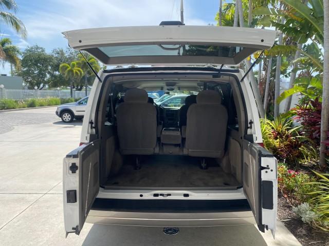 2005 Summit White /Medium Gray Chevrolet Astro Passenger LT LOW MILES 67,376 1 OWNER (1GNDM19X05B) with an 4.3L Vortec 4300 V6 MFI Engine engine, Automatic transmission, located at 4701 North Dixie Hwy, Pompano Beach, FL, 33064, (954) 422-2889, 26.240938, -80.123474 - OUR WEBPAGE FLORIDACARS1.COM HAS OVER 100 PHOTOS AND FREE CARFAX LINK 2005 Chevrolet Astro LT 1 OWNER Van 4.3L V6 F Gasoline 21 MPG Rear Wheel Drive Features ABS Brakes Air Conditioning Alloy Wheels AM/FM Stereo Automatic Transmission Barn Doors Cassette Player CD Audio Cloth Seats Cruise Control Fu- Photo#89