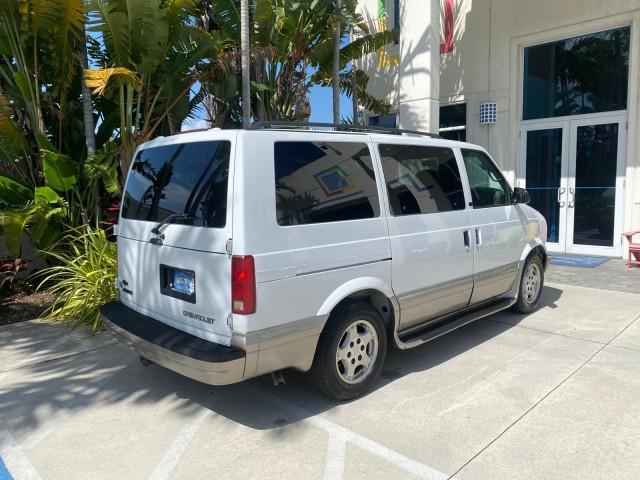 2005 Summit White /Medium Gray Chevrolet Astro Passenger LT LOW MILES 67,376 1 OWNER (1GNDM19X05B) with an 4.3L Vortec 4300 V6 MFI Engine engine, Automatic transmission, located at 4701 North Dixie Hwy, Pompano Beach, FL, 33064, (954) 422-2889, 26.240938, -80.123474 - OUR WEBPAGE FLORIDACARS1.COM HAS OVER 100 PHOTOS AND FREE CARFAX LINK 2005 Chevrolet Astro LT 1 OWNER Van 4.3L V6 F Gasoline 21 MPG Rear Wheel Drive Features ABS Brakes Air Conditioning Alloy Wheels AM/FM Stereo Automatic Transmission Barn Doors Cassette Player CD Audio Cloth Seats Cruise Control Fu- Photo#97