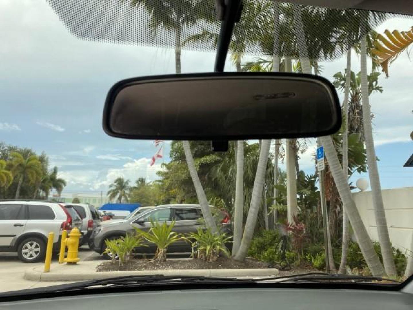 2007 Taffeta White /Black Honda Fit 37 MPG AUTO AC Sport LOW MILES 40,042 (JHMGD38687S) with an 1.5L SOHC PGM-FI 16-Valve VTEC I4 Engine engine, Automatic transmission, located at 4701 North Dixie Hwy, Pompano Beach, FL, 33064, (954) 422-2889, 26.240938, -80.123474 - OUR WEBPAGE FLORIDACARS1.COM HAS OVER 100 PHOTOS AND FREE CARFAX LINK 2007 Honda Fit Sport Hatchback 4 DR 1.5L I4 F SOHC Gasoline 37 MPG Front Wheel Drive Features ABS Brakes Air Conditioning Alloy Wheels AM/FM Stereo Automatic Transmission Auxiliary Audio Input CD Audio Cloth Seats Cruise Control O- Photo#60