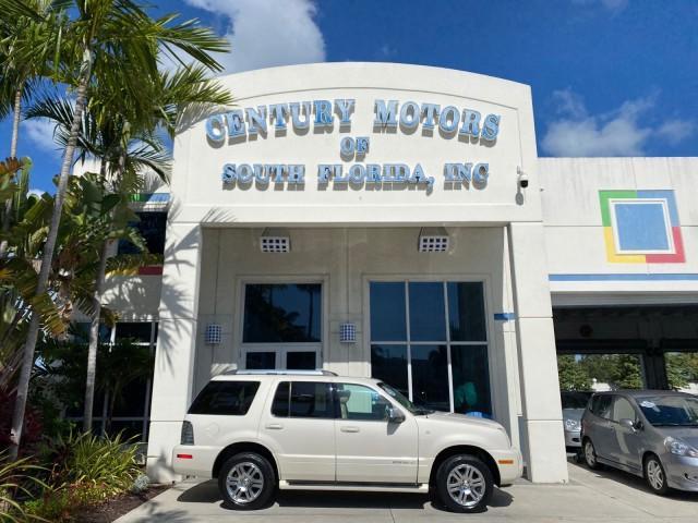 2007 Oxford White /Camel Mercury Mountaineer SUV Premier 1 OWNER (4M2EU38867U) with an 4.6L SOHC 24-Valve V8 Engine engine, Automatic transmission, located at 4701 North Dixie Hwy, Pompano Beach, FL, 33064, (954) 422-2889, 26.240938, -80.123474 - OUR WEBPAGE FLORIDACARS1.COM HAS OVER 100 PHOTOS AND FREE CARFAX LINK 2007 Mercury Mountaineer Premier 4 Door Wagon/Sport Utility 4.6L V8 F SOHC Gasoline 21 MPG Rear Wheel Drive Features ABS Brakes Air Conditioning Alloy Wheels AM/FM Stereo Audiophile Sound System Automatic Transmission Auxiliary Au- Photo#0
